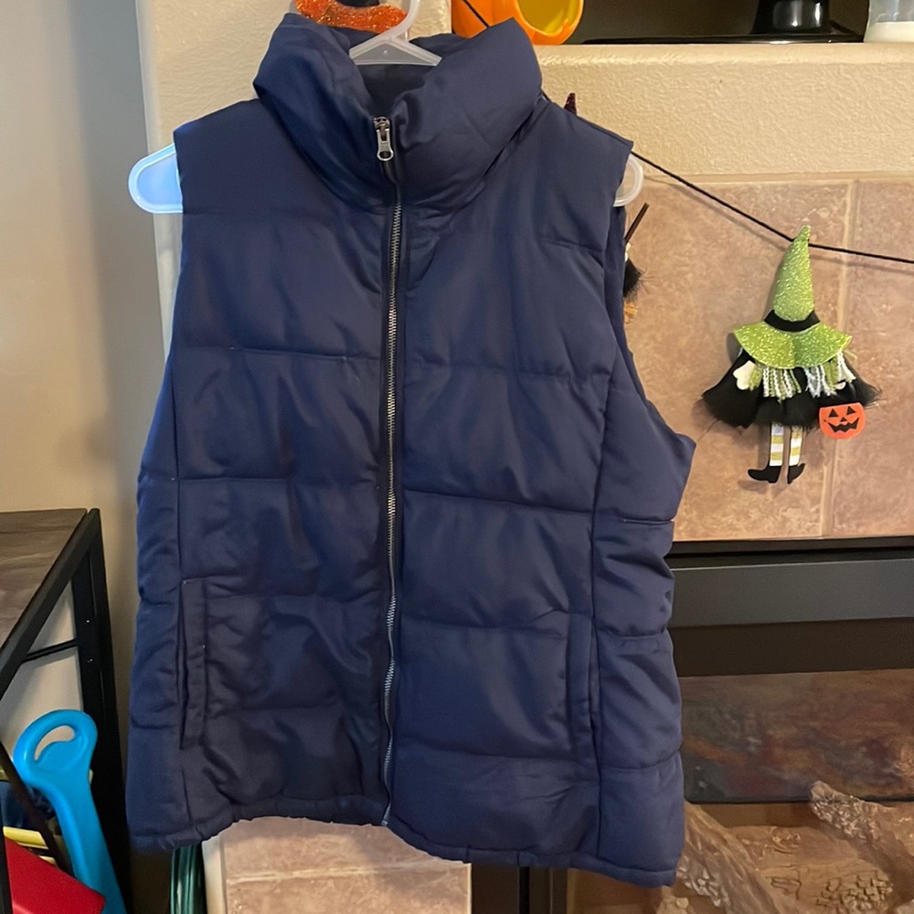 Women’s old navy vest, size L